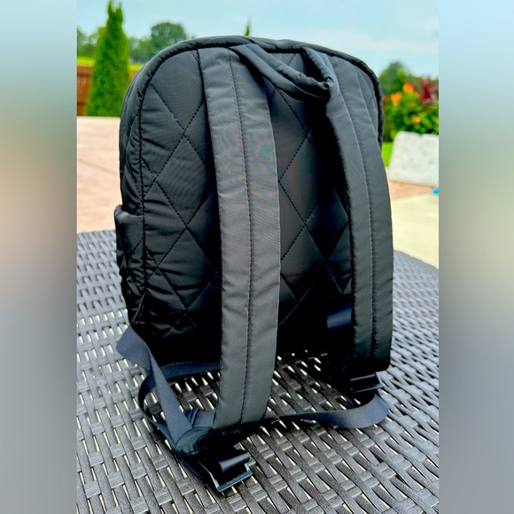 NWT Vera Bradley Quilted Ultralight COMPACT Backpack in Black - Picture 4 of 10